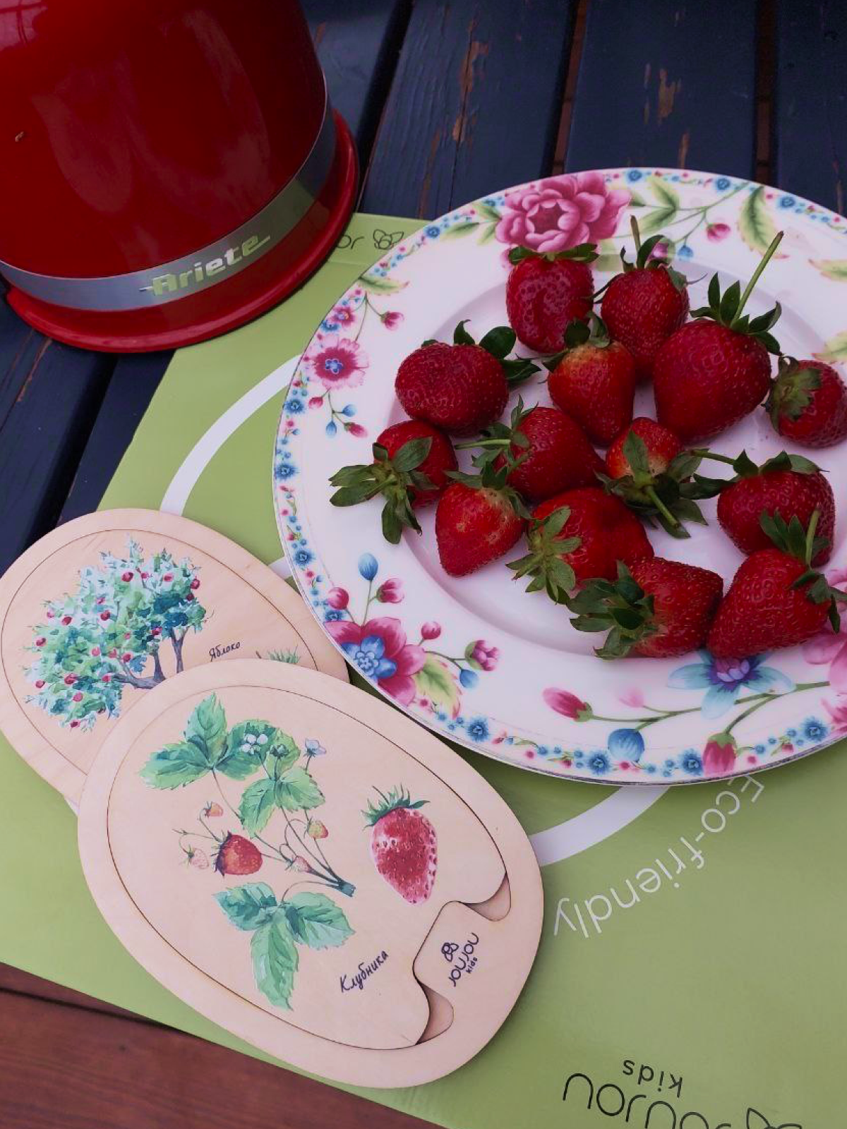 картинка Умняшка-деревяшка "Клубника" от магазина JOUJOU