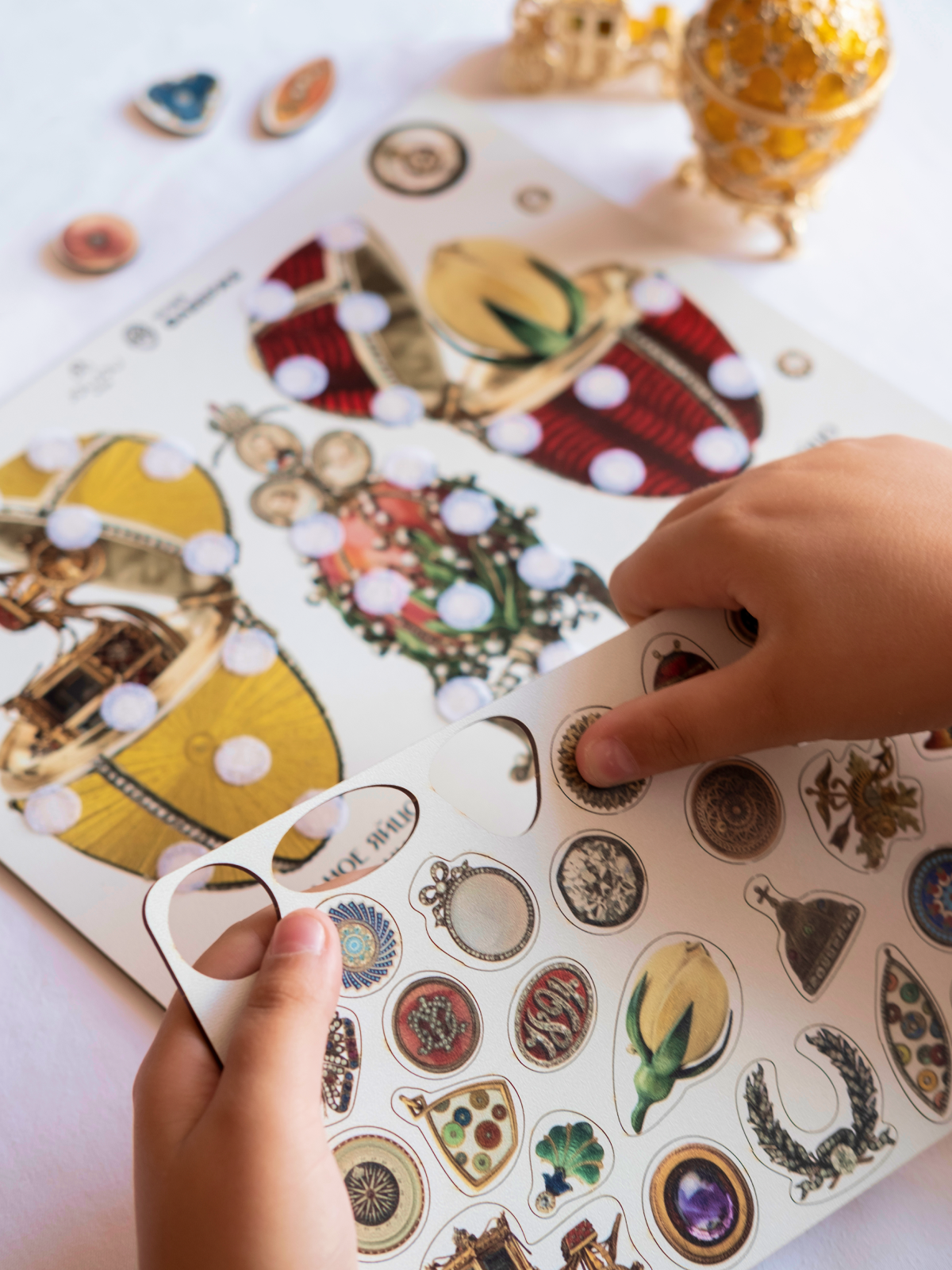 картинка Набор для творчества на липучках "Создай свое яйцо Фаберже" - коллаборация Музей Фаберже от магазина JOUJOU